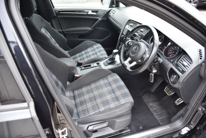 2025 Volkswagen Golf
