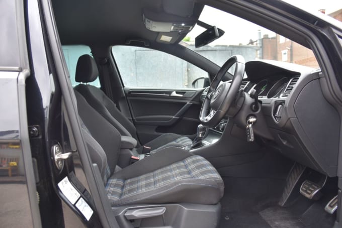 2025 Volkswagen Golf