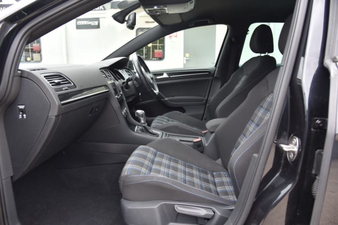 2025 Volkswagen Golf