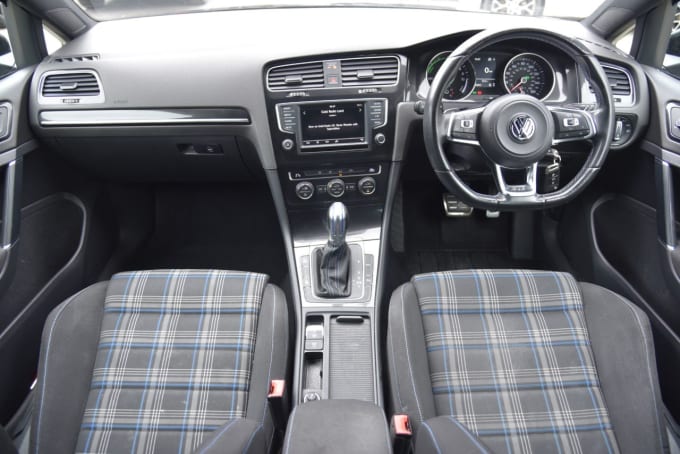 2025 Volkswagen Golf