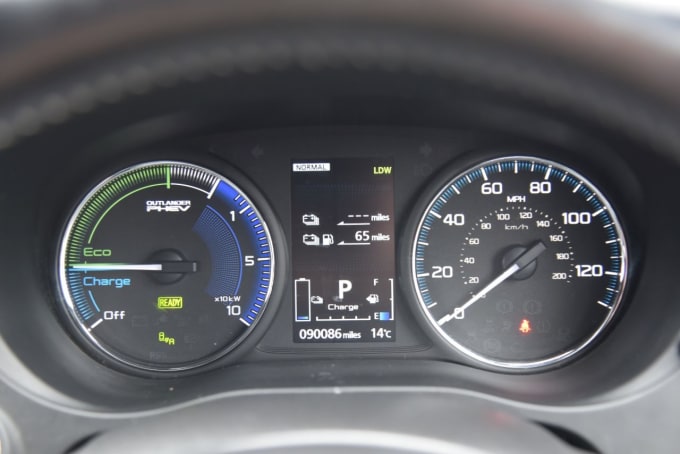2025 Mitsubishi Outlander