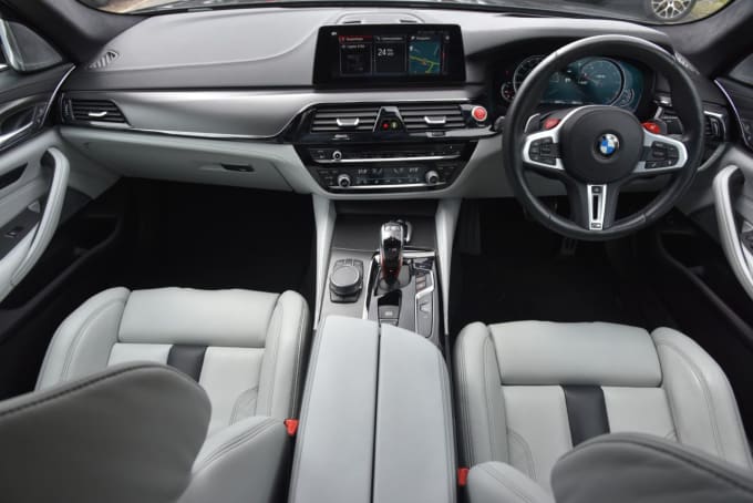 2025 BMW M5