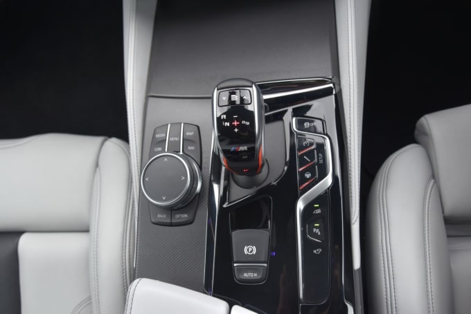 2025 BMW M5