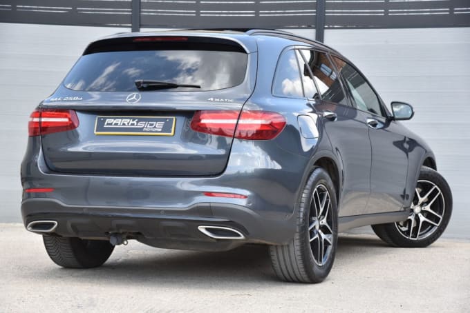 2025 Mercedes-benz Glc