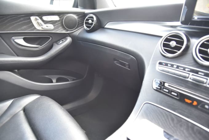 2025 Mercedes-benz Glc