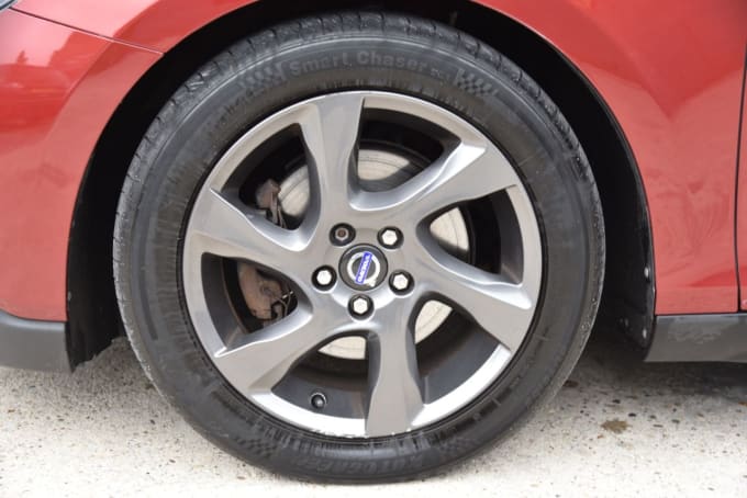 2025 Volvo V40 Cross Country