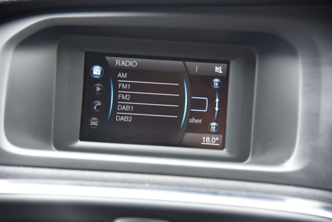 2025 Volvo V40 Cross Country