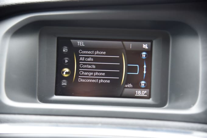 2025 Volvo V40 Cross Country