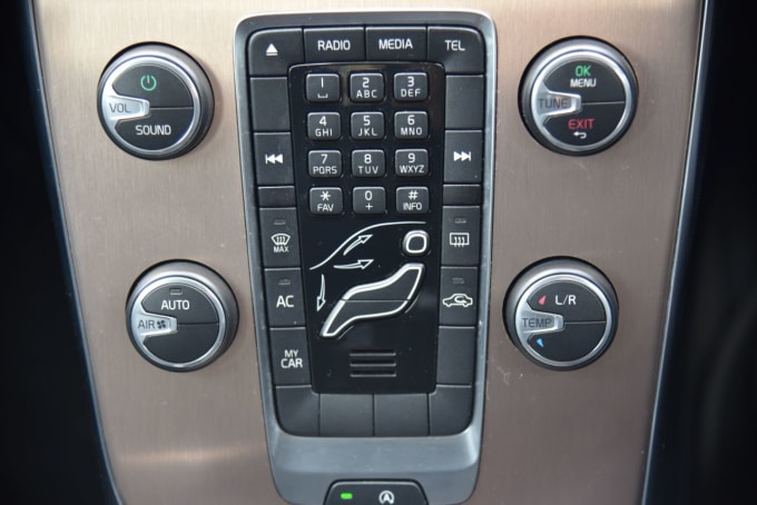 2025 Volvo V40 Cross Country