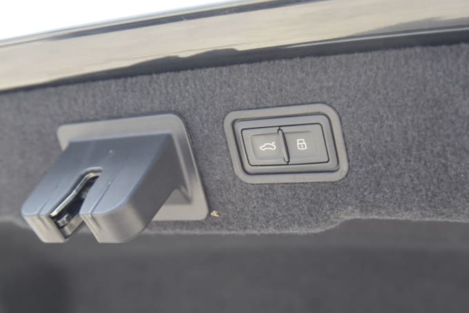 2025 Audi A8