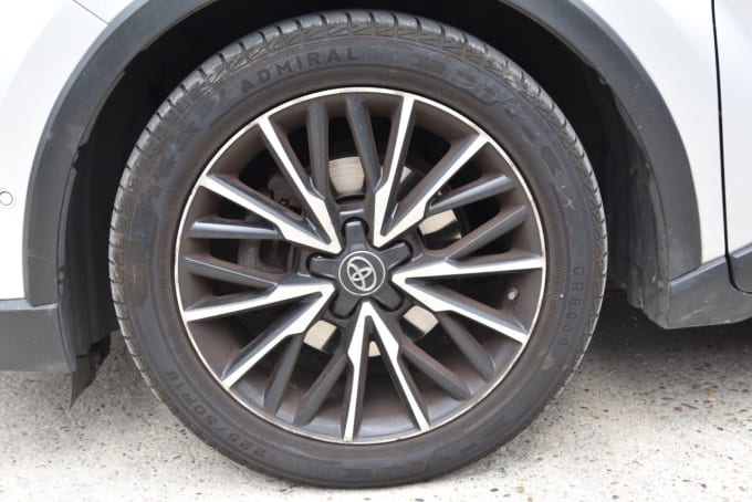 2025 Toyota C-hr
