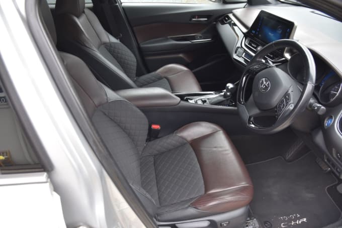 2025 Toyota C-hr