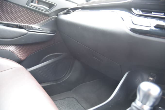 2025 Toyota C-hr