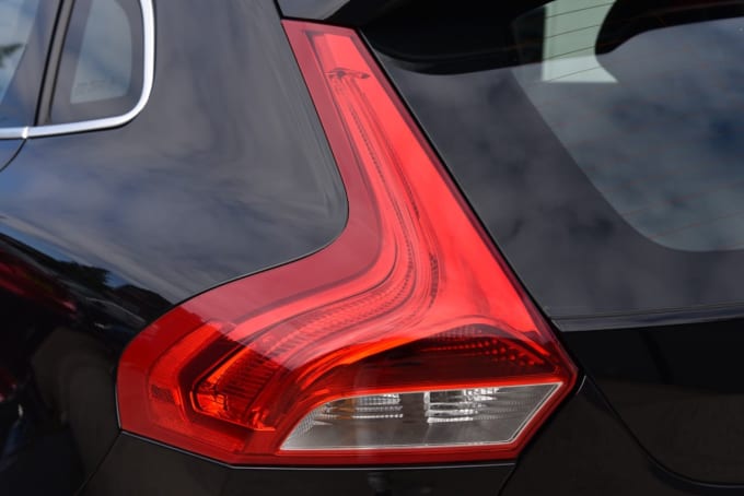 2025 Volvo V40