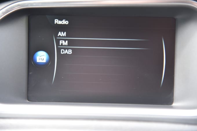 2025 Volvo V40