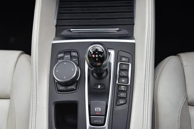 2025 BMW X6 M