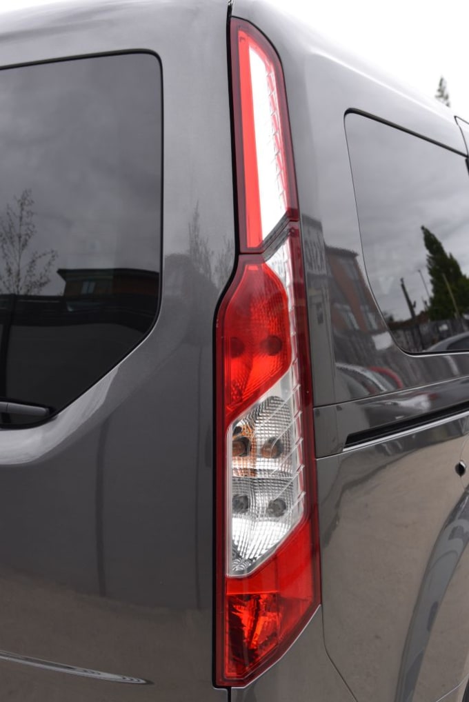 2025 Ford Grand Tourneo Connect