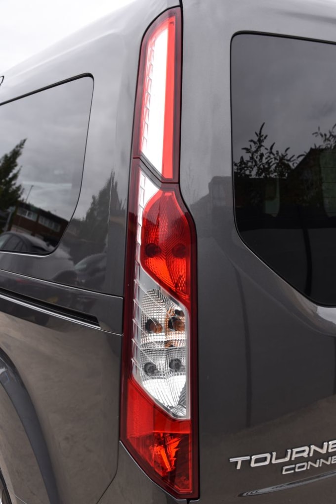 2025 Ford Grand Tourneo Connect