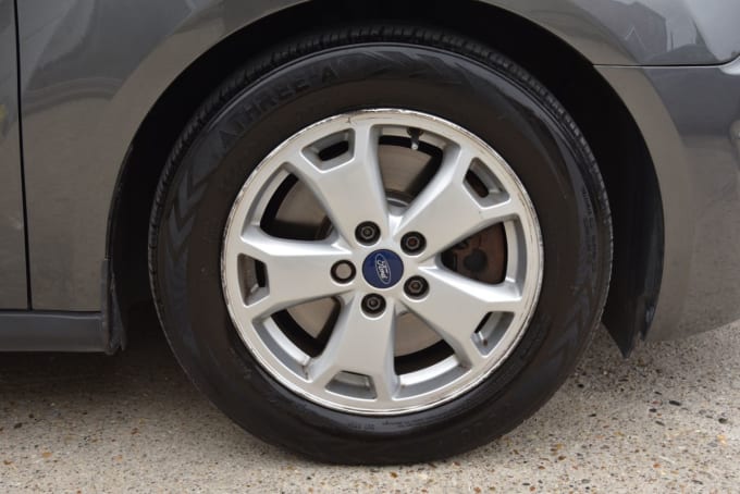 2025 Ford Grand Tourneo Connect