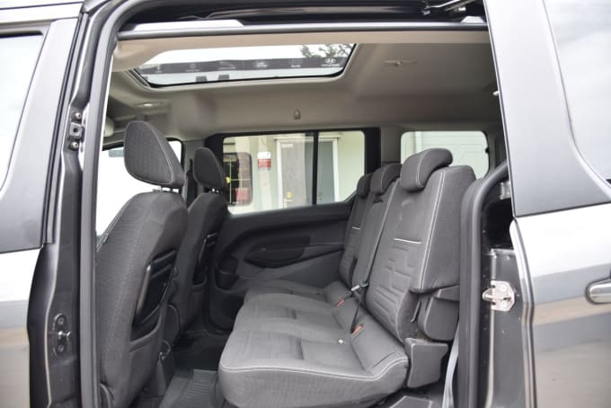 2025 Ford Grand Tourneo Connect
