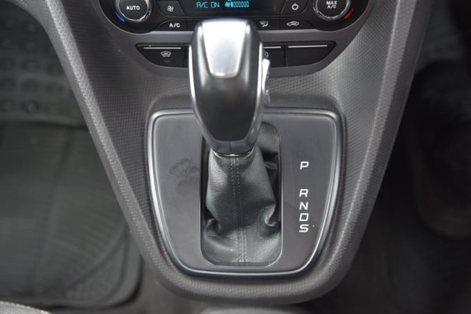 2025 Ford Grand Tourneo Connect