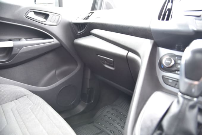 2025 Ford Grand Tourneo Connect