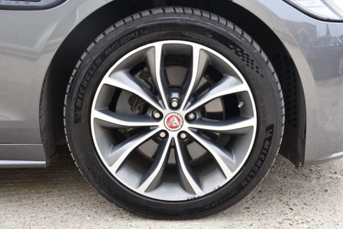 2025 Jaguar Xf