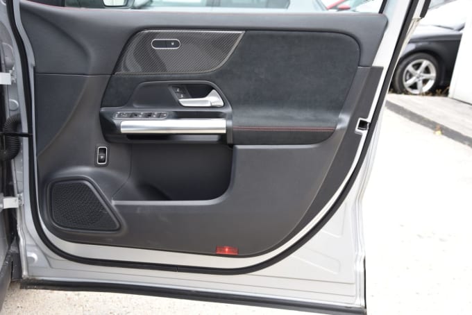 2025 Mercedes-benz Gla