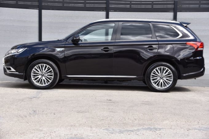 2025 Mitsubishi Outlander