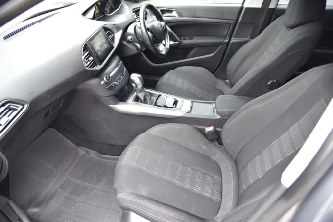2025 Peugeot 308