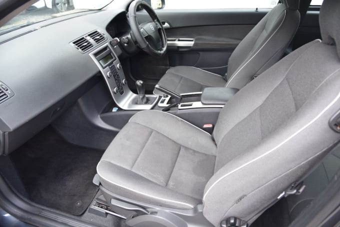 2025 Volvo C30