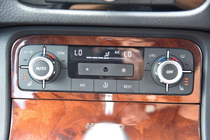 2025 Volkswagen Touareg