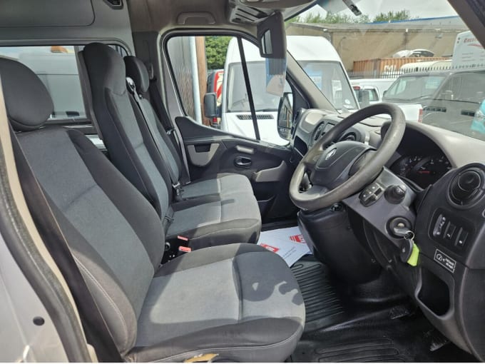 2017 Renault Master