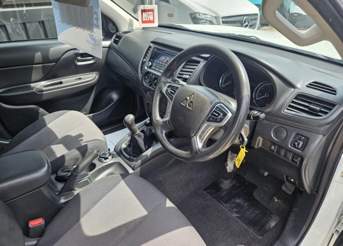 2020 Mitsubishi L200