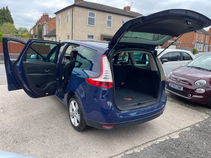2025 Renault Grand Scenic