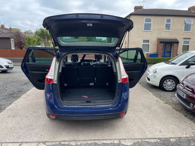2025 Renault Grand Scenic