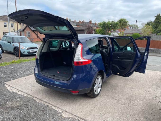 2025 Renault Grand Scenic