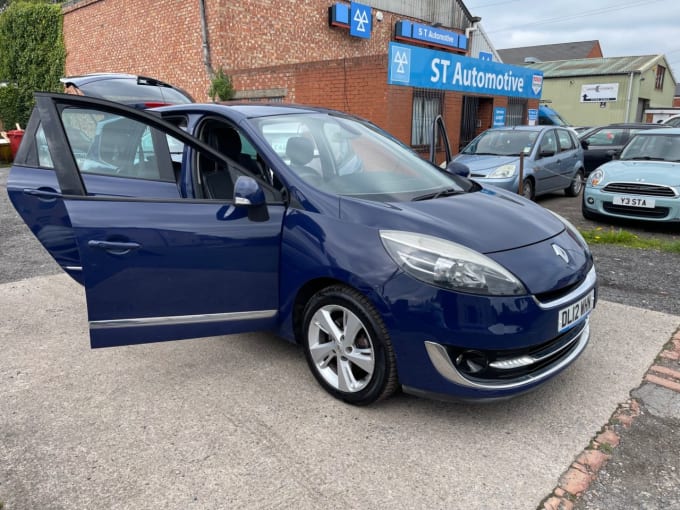 2025 Renault Grand Scenic