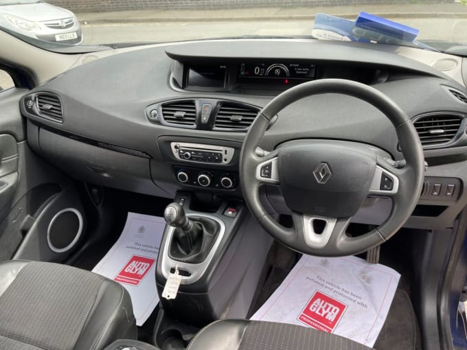 2025 Renault Grand Scenic