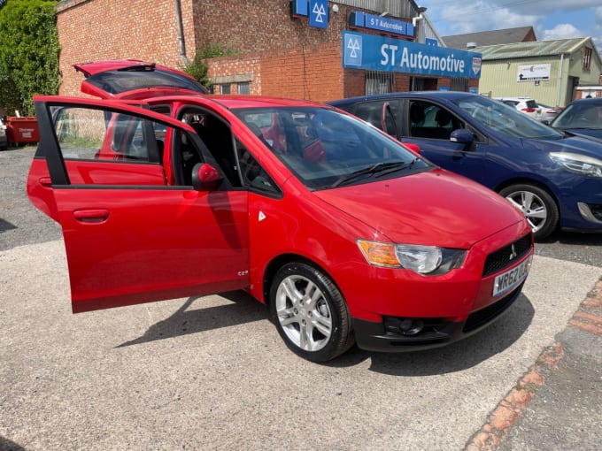 2025 Mitsubishi Colt