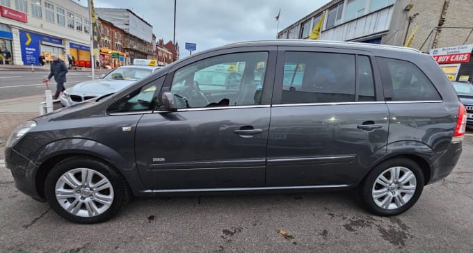 2025 Vauxhall Zafira