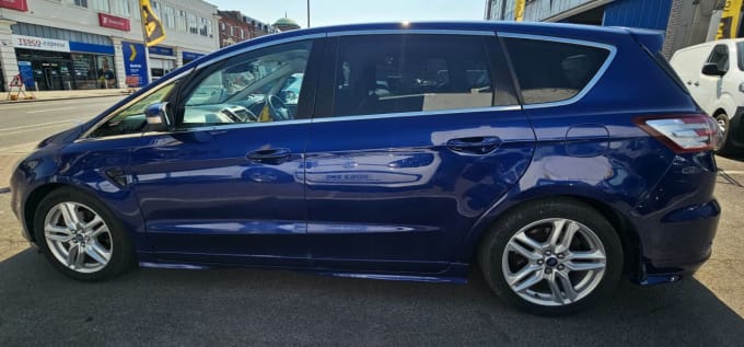 2025 Ford S-max