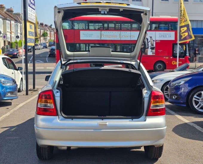 2025 Vauxhall Astra