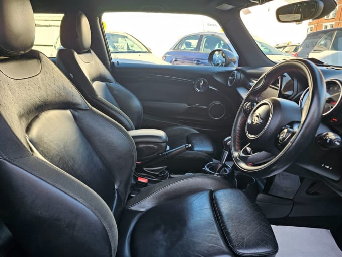 2025 Mini Hatch