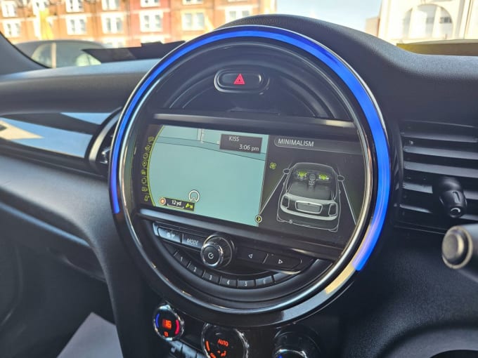 2025 Mini Hatch