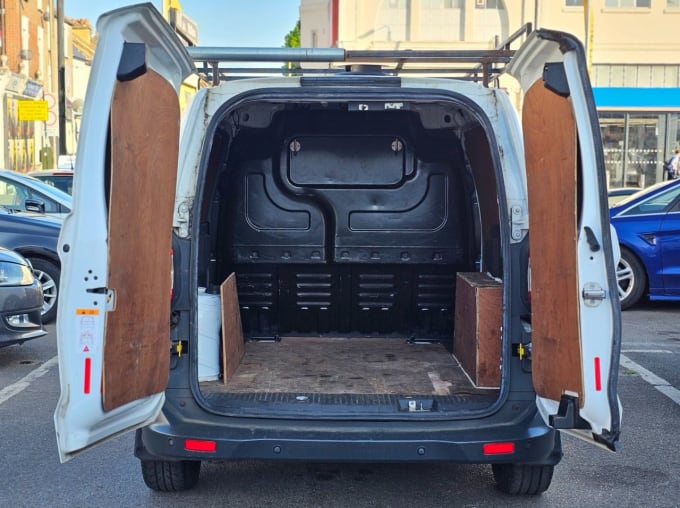 2025 Ford Transit Courier