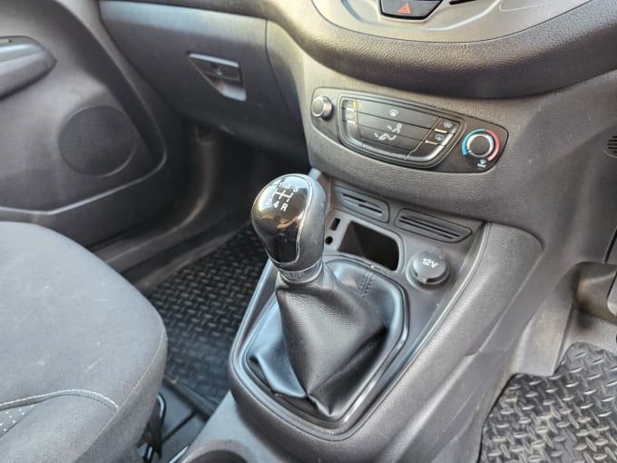 2025 Ford Transit Courier