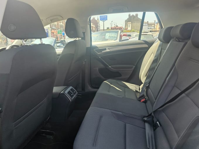2025 Volkswagen Golf
