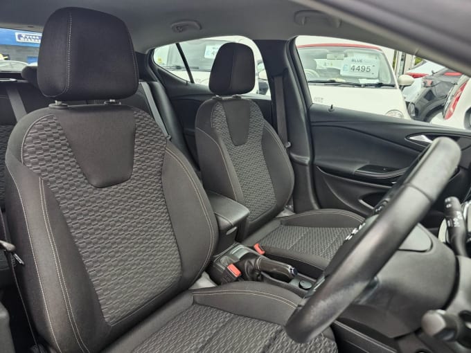2025 Vauxhall Astra