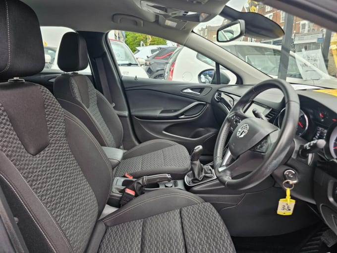 2025 Vauxhall Astra